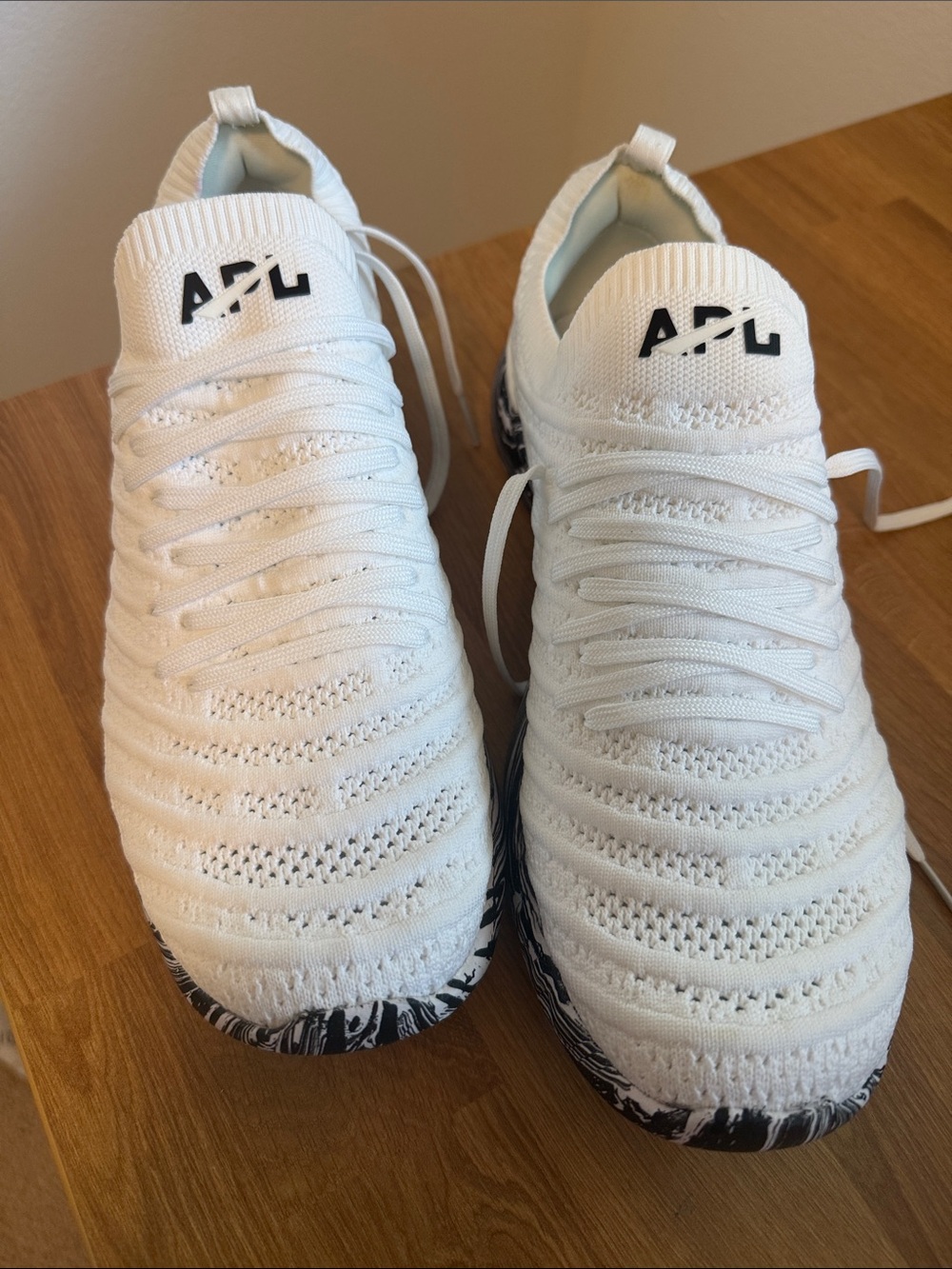 Women’s APL Techloom Wave Sneakers 10